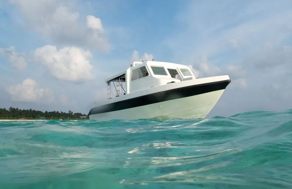 Centre de plongée Thoddoo Diving Center - Atolls du Nord - Baptême/plongée découverte - voyage plongee ThoddooDivingCent bateau