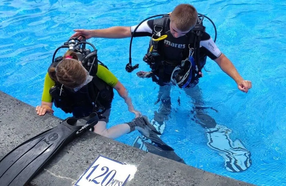 Centre de plongée ACTIVE SCUBA DIVERS - Atlantique - Baptême/plongée découverte - PiscineLanzarote voyageplongee